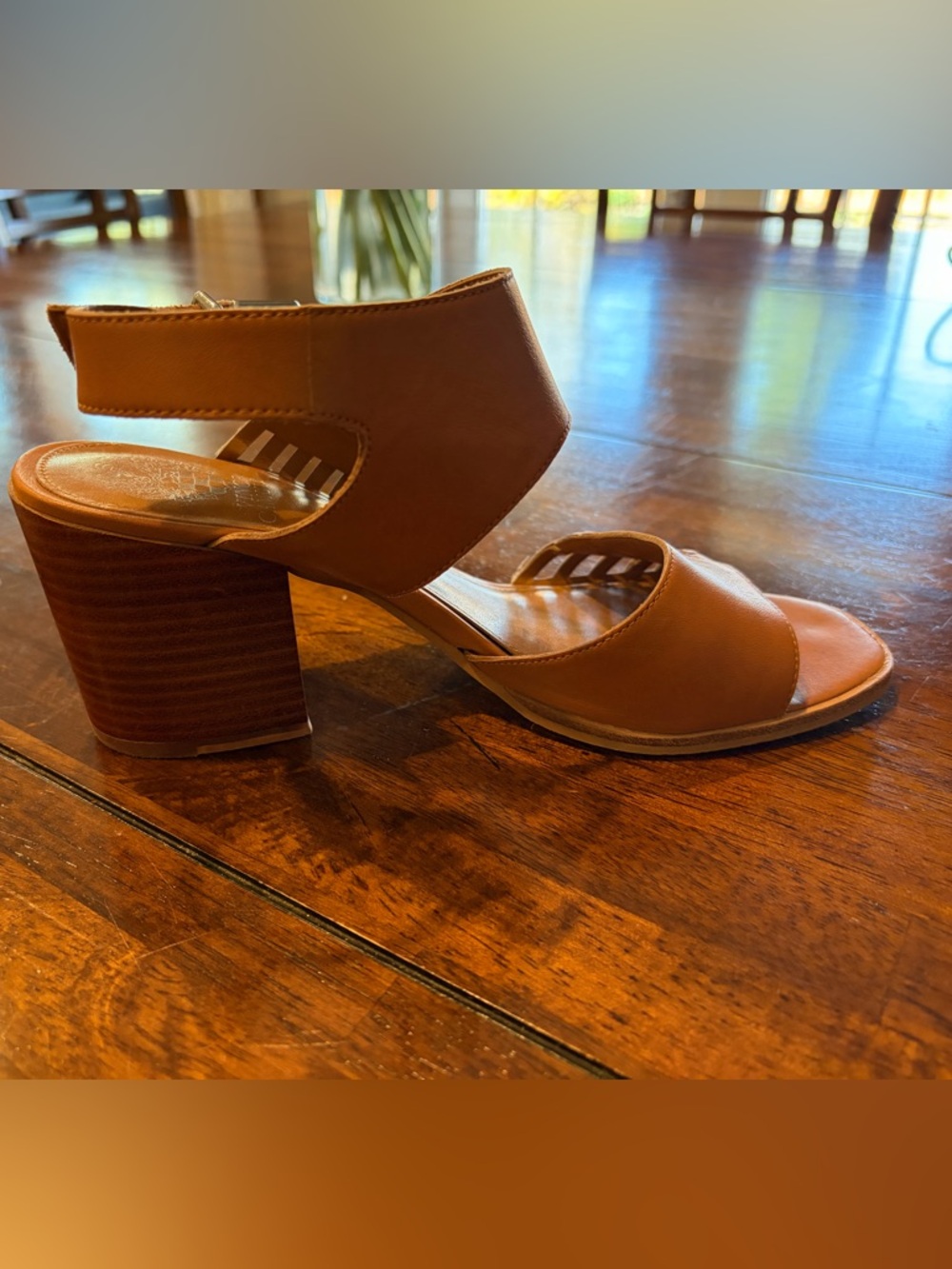 Vince Camuto Karmelo Block Heel Leather Sandal, Tan, 8.5 - Picture 3 of 9